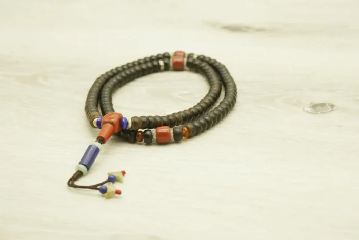 Double-Layer Coconut Mala Main Image｜Red Agate Buddha Head + Lapis Lazuli｜Jade Ingot Tassels