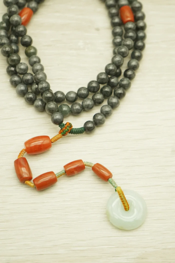 Trinity Mala Material Close-Up｜Hetian Jade Grain & Nanhong Luster