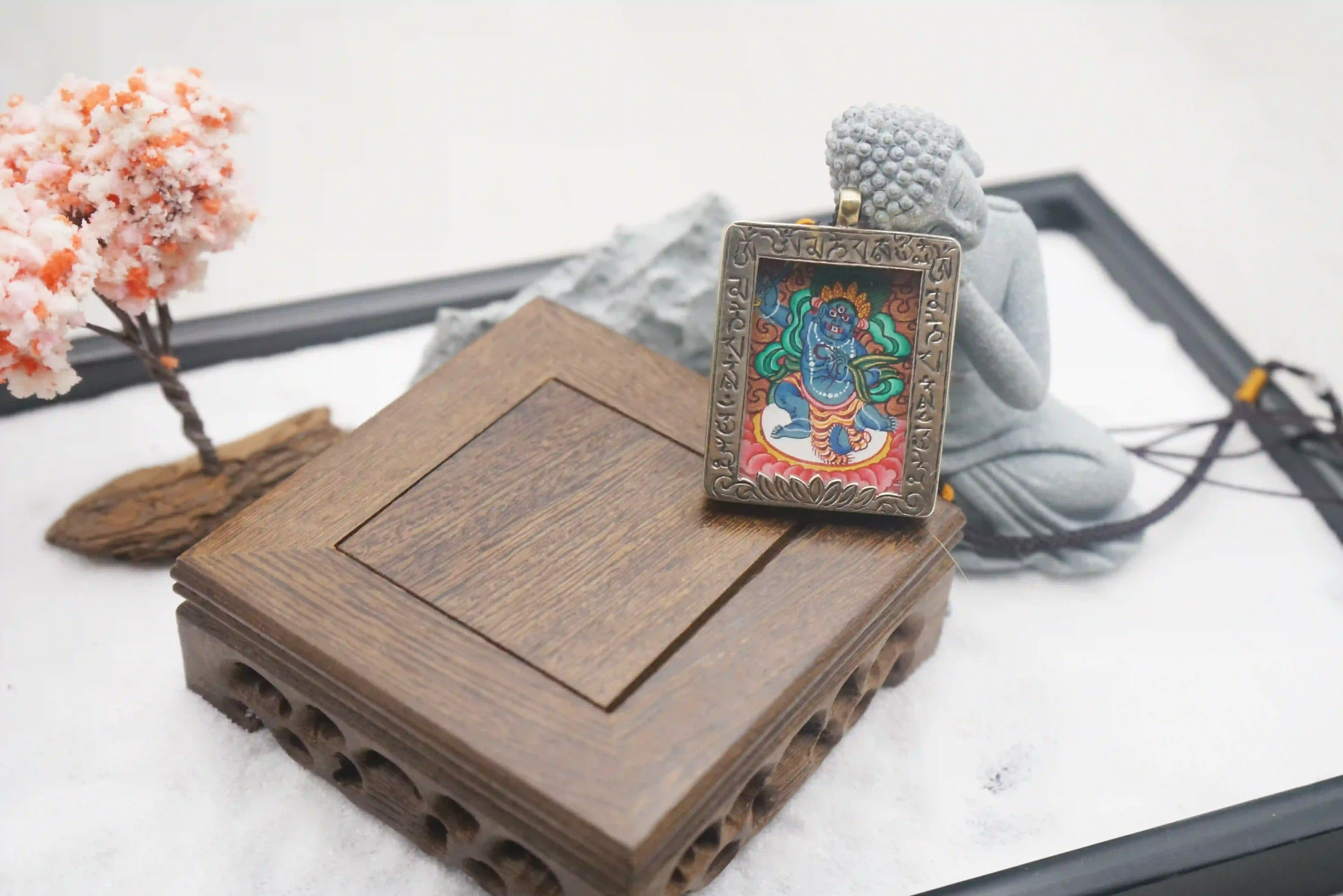 Acala Thangka in Zen Garden｜Silver Mantra Frame with Mini Buddha｜Black-Yellow Sacred Knot